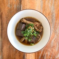 ก๋วยเตี๋ยวเป็ดตุ๋น เจ้าเก่าหนองมน