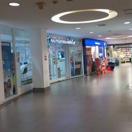 หน้าร้าน คลินิกทันตกรรมเลิฟลี่สไมล์ Big C วงศ์สว่าง