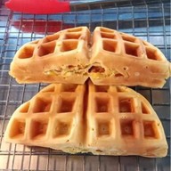 วาฟเฟิลเจ้าเก่าข้างอาชีวะ