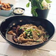 เตี๋ยว ชินตา