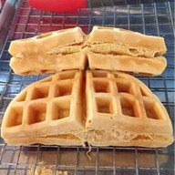 วาฟเฟิลเจ้าเก่าข้างอาชีวะ