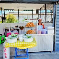 นมสด สตอเบอร์รี่ Yummy นวมินทร์