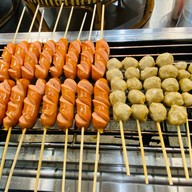 ลูกชิ้นนายน้อย/ปังเวอร์คุ้มเกล้า ศูนย์อาหารคุ้มเกล้า