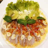 เมนูของร้าน น้ำลำไยสด เนื้อแน่นๆ เค้กหน้านิ่มฉ่ำๆ คู้บอน