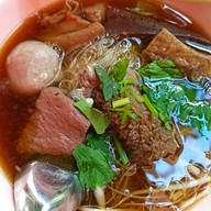 เมนูของร้าน เกาเหลาเนื้อตุ๋น หมูตุ๋น ตุ๋มนางเลิ้ง (อยู่ในตลาดนางเลิ้งแผง 41)