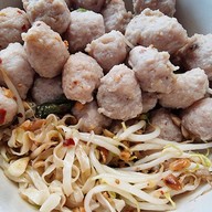 เมนูของร้าน ต. ก๋วยเตี๋ยวลูกชิ้นปลา