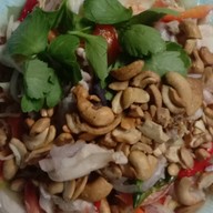 ผัดกระเพราอิ่มอร่อย🥂หอยทอด🍓หมูกรอบ🥃