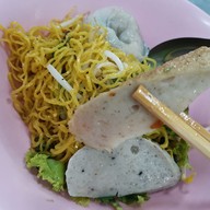 ก๋วยเตี๋ยวลูกชิ้นปลานายใบ้ ติวานนท์ ติวานนท์