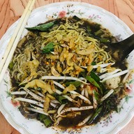4ป เตี๋ยวน้ำตก