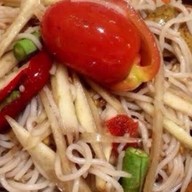ส้มตำ นายธีร์อิส้ายพาสวบ ส้มตำ ยำคอหมูย่าง ตลาดร่วมเจริญสะพานขาว