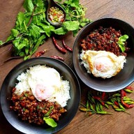 หอมฉุย กะเพราคั่วแห้ง (สูตรโบราณ)