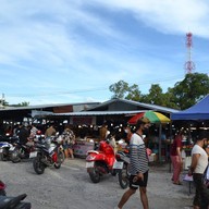 ตลาดนัดม่าหนิก