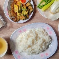 เมนูของร้าน ข้าวหมูทอด ตั้ง ตัว ฮะ เพชรเกษม77