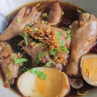เมนูของร้าน ก๋วยจั๊บไก่ป้าทิพย์ป้าหม่อมหน้าโรงเรียนท.4