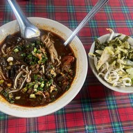 เมนูของร้าน น้ำเงี้ยว ข้าวซอยป้านวลเจ้าเก่า
