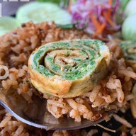 Louder Cafe' health & cuisine