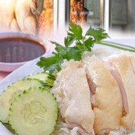 ก้อย ข้าวมันไก่ หมกไก่ เจ้าเดียวกับมหาลัยสยาม