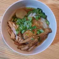 เมนูของร้าน ชีวา ก๋วยเตี๋ยว ข้าวมันไก่