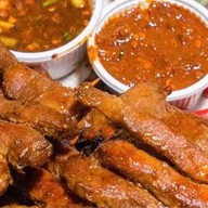 หมูปลาร้า 🐷อ้อมใหญ่ ส้มตำ ยำ แซ่บ 🌶🥒 อ้อมใหญ่