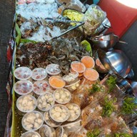 ยำป็อกๆหน้าห้างพันธุ์ทิพย์