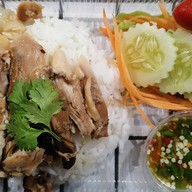 ไก่อบ สลัดสุดติ่ง รสเด็ด(ครัวต้นปอ)