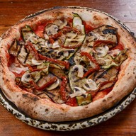 Vesuvio Pizza Bangkok สุขุมวิท 8