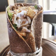 GNN โดเนอร์เคบับ & มอร์ ตลาดต้นไม้ชายคา