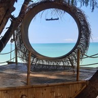 บรรยากาศ ฟองคลื่น คาเฟ่