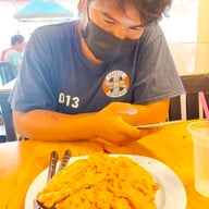 ราดหน้ายอดผักนายลภ -