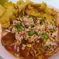 บะหมี่เป็ดย่าง ข้าวหมูแดง บางจาก สาขาตลาดบางจาก สุขุมวิทซอย 95