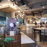 บรรยากาศ Kinlenn Eatery & Play Ari