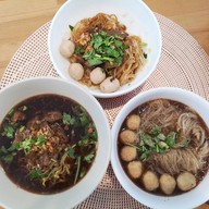 เมนู ครัวบ้านสา เฮงเฮง (Krua Ban Sa Heng Heng ⭐⭐⭐) เดอะแคนวาส-สำโรง