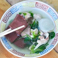 เมนูของร้าน โกโด่ง ต้มเลือดหมูใบตำลึง