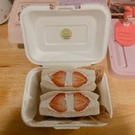 เมนูของร้าน ข้าวไข่เจียว เริ่มต้น 25 บาท ( ตึก one-bearing 17)