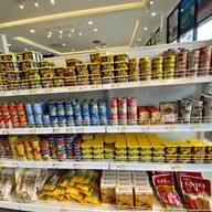 Wesell Korea Mart & Bunsik Joah Little Walk Pattaya