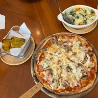 The Little House Cafe and Restaurant