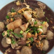 ก๋วยเตี๋ยวแชมป์ บ้านเก่า ตลาดบ้านเก่า