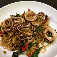 หน้าร้าน โคตรกะเพราอิ่มพุง