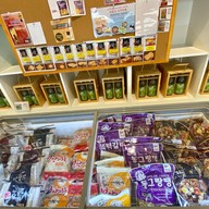 Wesell Korea Mart & Bunsik Joah Little Walk Pattaya