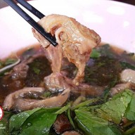 ก๋วยเตี๋ยวเนื้อ นายหมี Apple Loft