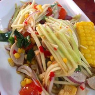 Little Yum 55 บาท ทุกเมนู แปดริ้ว