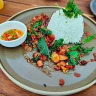 ร้านเราเขาล้อม