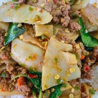 กะเพราเตะปาก