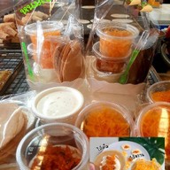 เบื้อง ดวงแก้วพลาซ่า