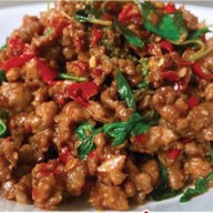 ครัวคุณนาย ก๋วยเตี๋ยวไก่มะระ กะเพราถาดยักษ์ ครัวคุณนาย