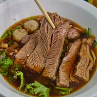 สมพร ราชวัตร ก๋วยเตี๋ยวเนื้อ