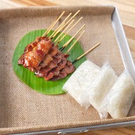 Three Little Birds หมูปิ้งรสเลิศ