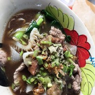 ก๋วยเตี๋ยวเรือป้านิดริมรั้วหมู-เนื้อแยกหม้อ