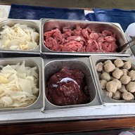 ก๋วยเตี๋ยวเรือป้านิดริมรั้วหมู-เนื้อแยกหม้อ