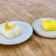 sri the shophouse สี